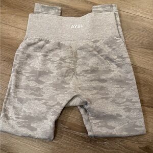 AYBL  Light Gray Camo leggings size s